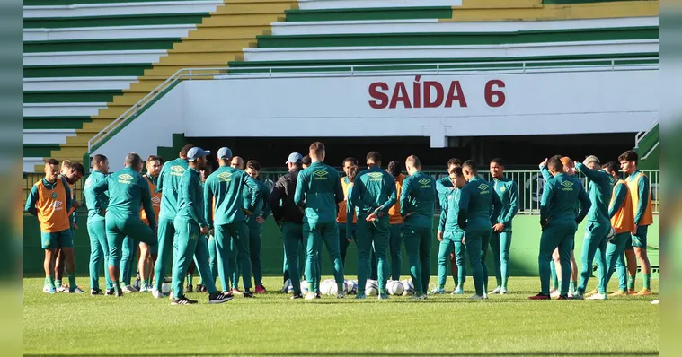 Imagem ilustrativa da notícia Tua chance, Paysandu! Chape não vence em casa há dois meses