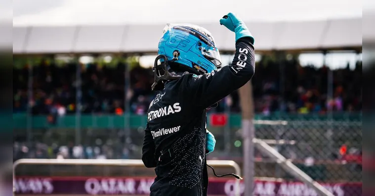 Imagem ilustrativa da notícia Russell coloca Mercedes na pole no GP da Grã-Bretanha
