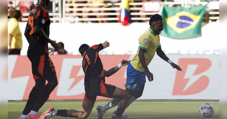 Imagem ilustrativa da notícia Conmebol admite erro em pênalti não marcado ao Brasil