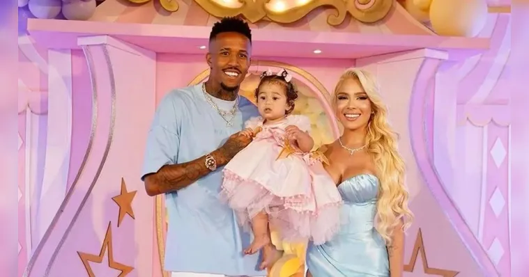 Imagem ilustrativa da notícia Karoline acusa Militão de demitir babá da filha por vingança
