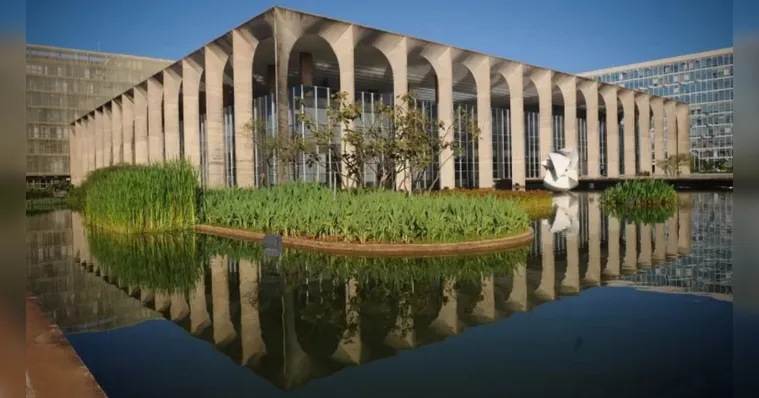 Imagem ilustrativa da notícia Concurso do Itamaraty é autorizado: salário de R$ 20,9 mil