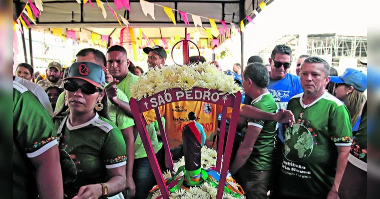 Imagem ilustrativa da notícia Programação de São Pedro encerra com homenagens de feirantes
