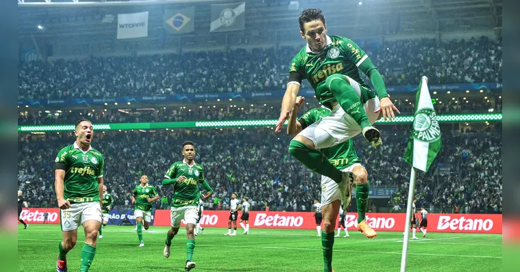 Imagem ilustrativa da notícia Palmeiras vence clássico e afunda o Corinthians no Z-4