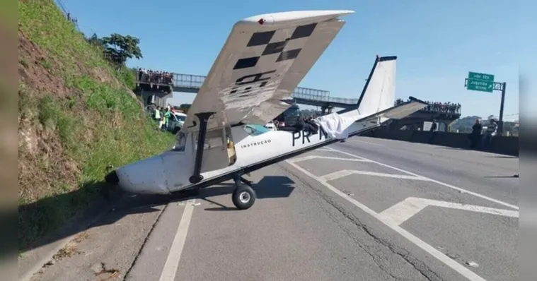 Imagem ilustrativa da notícia Avião de pequeno porte cai em movimentada via de São Paulo