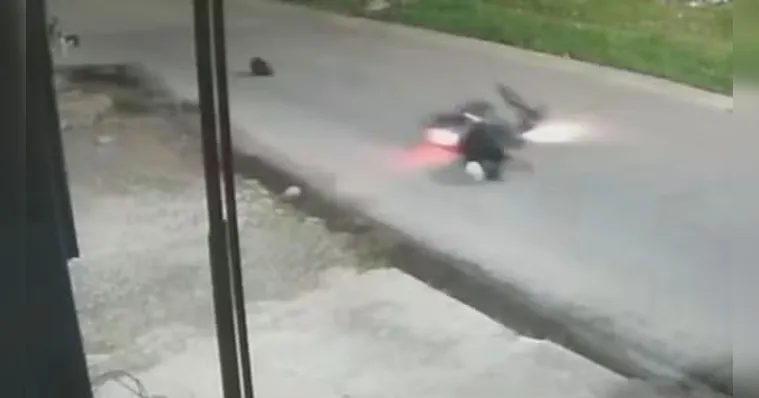 Imagem ilustrativa da notícia Motociclista morre após atropelar cachorro em Ananindeua