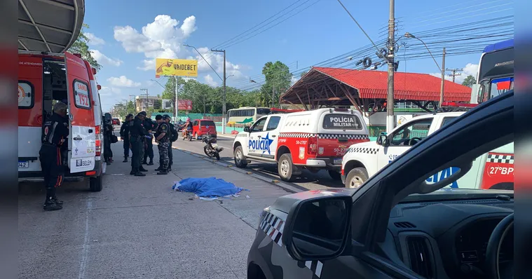 Imagem ilustrativa da notícia Motociclista morre após colidir com ônibus