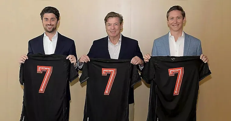 Imagem ilustrativa da notícia Dona do Vasco decide vender todos os clubes do portfólio