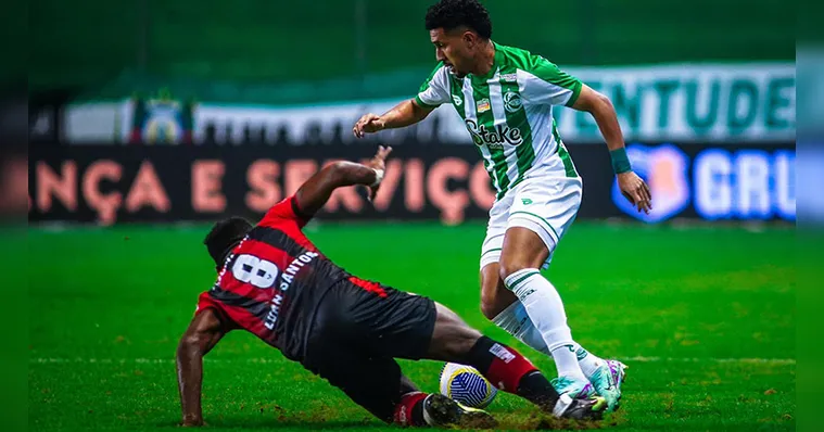 Imagem ilustrativa da notícia Juventude e Vitória empatam em jogo com gol bizarro. Veja!