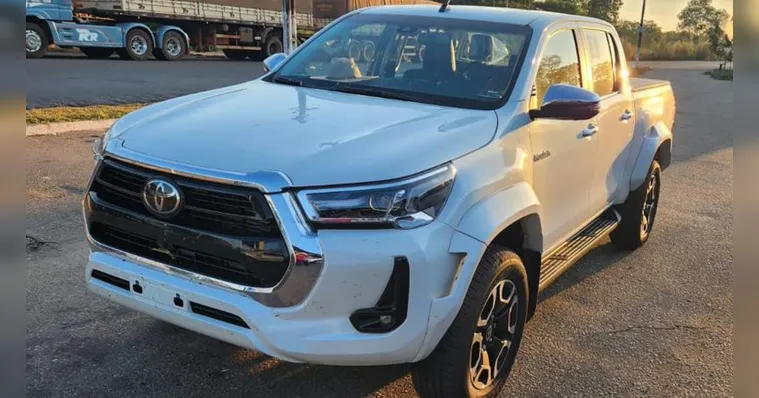 Imagem ilustrativa da notícia PM persegue Hilux 0 km que tentou furar fiscalização no Pará