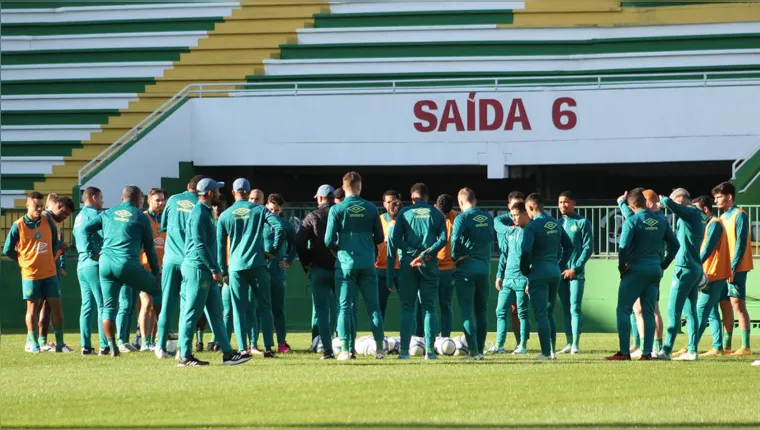 Imagem ilustrativa da notícia Tua chance, Paysandu! Chape não vence em casa há dois meses