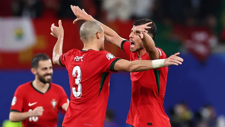 Imagem ilustrativa da notícia Portugal marca nos fim e vence na estreia da Euro 2024