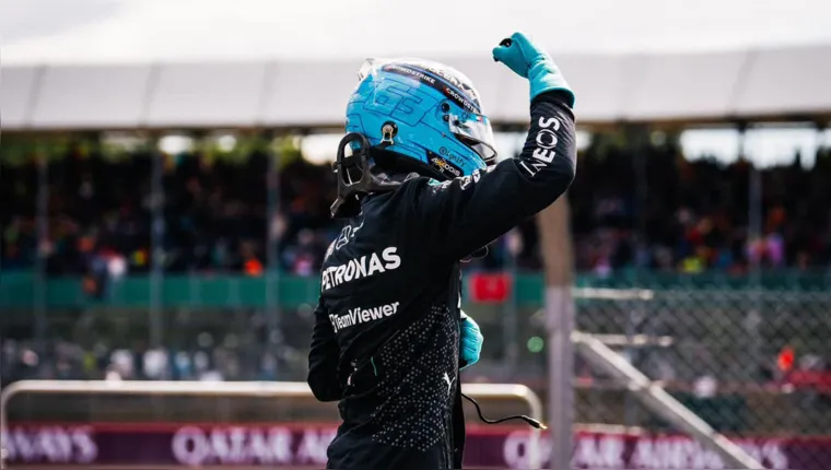Imagem ilustrativa da notícia Russell coloca Mercedes na pole no GP da Grã-Bretanha