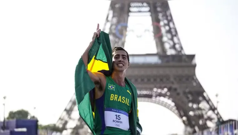 Imagem ilustrativa da notícia Caio Bonfim conquista prata histórica na marcha atlética