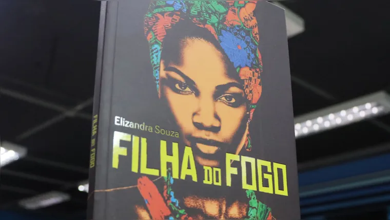 Imagem ilustrativa da notícia Como a literatura pode curar? Descubra em 'Filha do Fogo'!