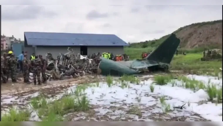 Imagem ilustrativa da notícia Avião cai no Nepal e apenas o piloto foi resgatado com vida