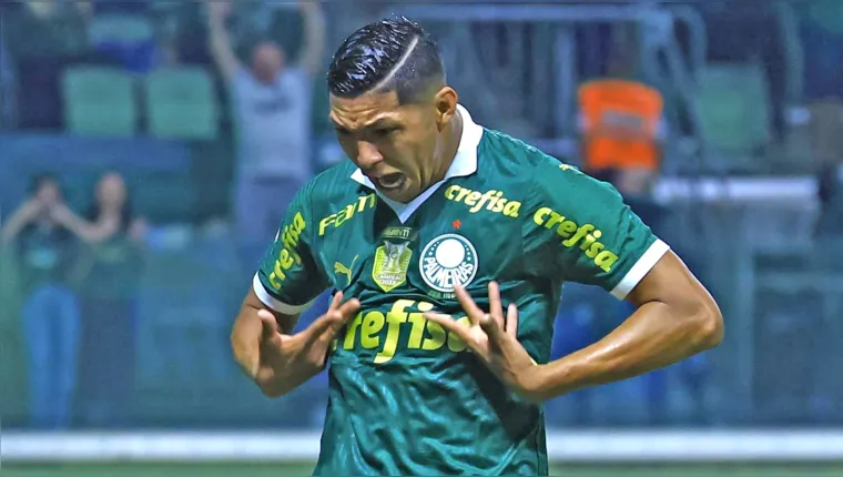 Imagem ilustrativa da notícia Rony marca, Palmeiras vence o Bragantino e cola nos líderes