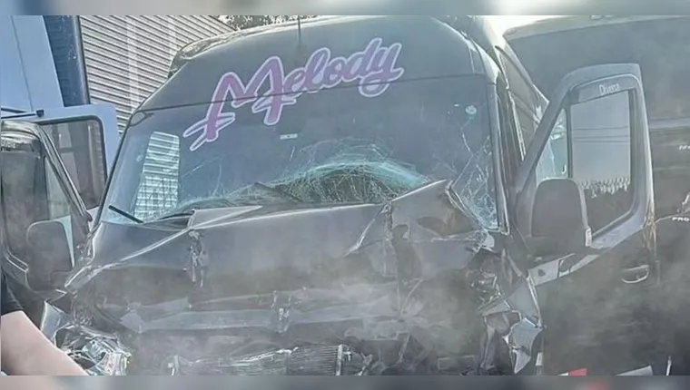 Imagem ilustrativa da notícia MC Melody sofre acidente a caminho de show no RJ