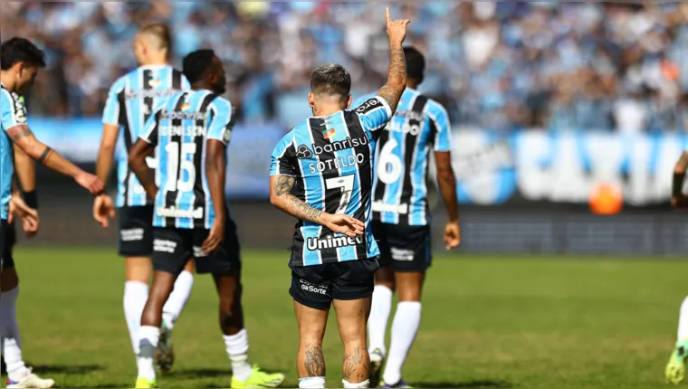 Imagem ilustrativa da notícia Grêmio vence Vitória e pode deixar Z4 do Brasileirão