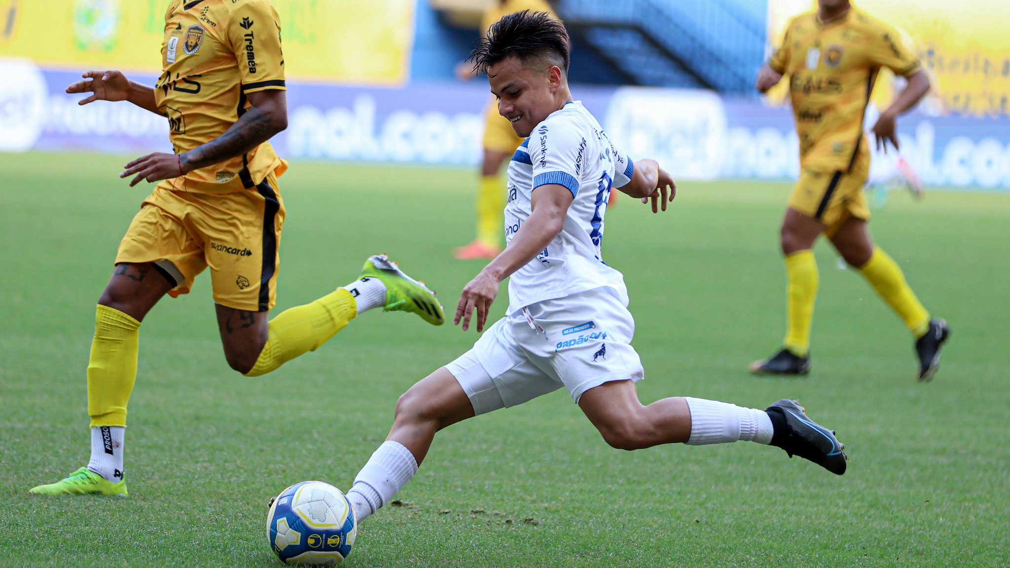 Esli Garcia marcou o gol de empate do Paysandu no jogo contra o Amazonas, neste sábado (18), pela sexta rodada da Série B.