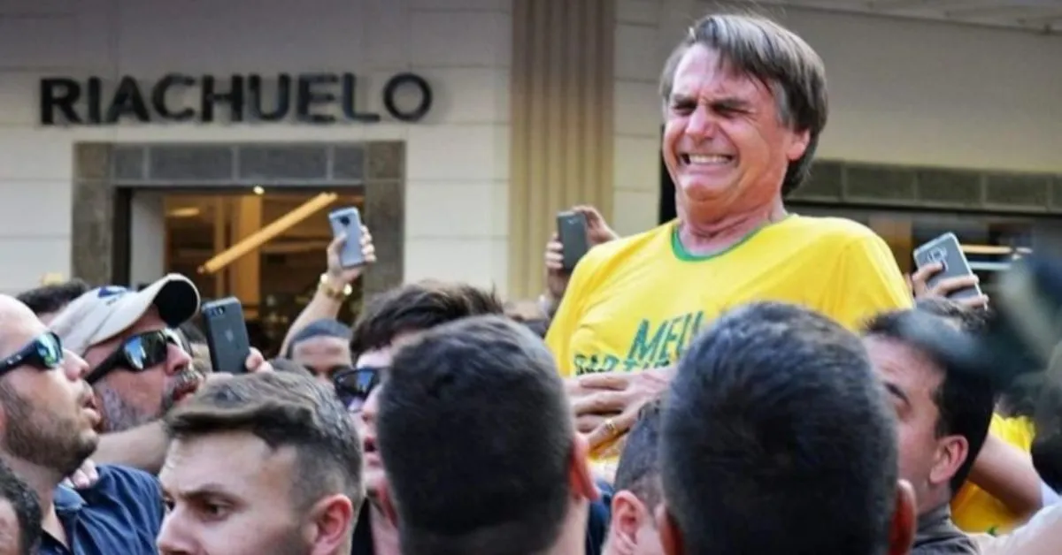 Jair Bolsonaro após levar facada há seis anos atrás