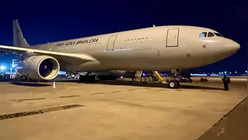 A aeronave KC-30 fará um escala em Lisboa, Portugal.