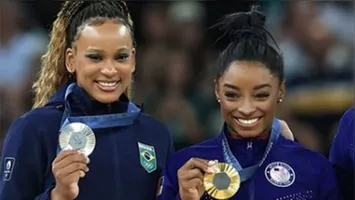 Biles poderia ter levado o ouro no solo, mas o erro deu a medalha para a brasileira, de acordo com o documento