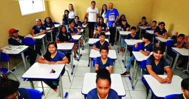 A vice Hana Ghassan, o governador Helder Barbalho e o titular da Seduc Rossieli Soares durante a entrega da Escola Elaine Ismaelino de Freitas