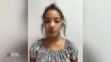 A mulher supostamente teria agido por vingança contra o pai da criança, com quem mantém um relacionamento conturbado.
