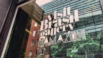 Nova galeria permite aos visitantes descobrirem o Brasil, as riquezas da Amazônia e a sustentabilidade de vida das comunidades dessa região em uma jornada que envolve música, artesanato, fotografia, artes visuais, moda e gastronomia