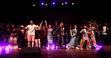 Na setlist do espetáculo, músicas que falam sobre mensagens positivas serão interpretadas por 30 alunos-cantores.