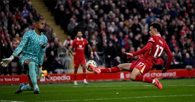 Curtis Jones marcou o gol da vitória para o Liverpool no clássico contra o Chelsea.