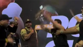 Popó tratou o argentino com cadeirada após provocação