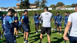 Tubarão enfrenta imprevistos em viagem para duelo contra o Clube do Remo.