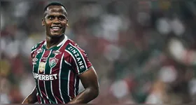 Arias festeja o gol no Fla-Flu. Fluminense vence o Flamengo e respira no Brasileirão