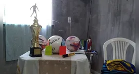 Futebol e resenha em reencontro