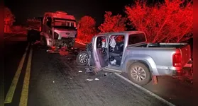 Segundo a Polícia Rodoviária Federal (PRF), as causas da colisão frontal ainda estão sendo analisadas.