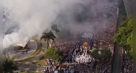 Até 2017, homenagem era realizada com fogos na Praça dos Estivadores.