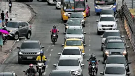 Incentivos ao transporte público e uso de tecnologias ajudam a reduzir caos no trânsito