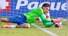 Ederson deve ser o camisa 1 após lesão de Alisson