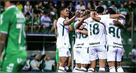 Goiás goleia Chape e ajuda o Paysandu na rodada da Série B