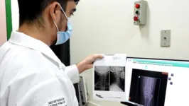 Após realizar os exames de radiografia, os resultados são encaminhados para o diagnóstico médico