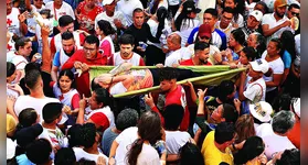 Durante as procissões do Círio de Nazaré, os voluntários oferecem assistência em primeiros socorros e ações humanitárias.