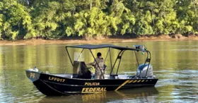 Operação conjunta fiscalizou barcos de pesca e realizou a apreensão de 400kg de pescado no local.