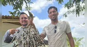 Rony curte a família e claro, mata a saudade do açaí