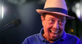 Sergio Mendes é conhecido do público brasileiro por fazer grandes sucessos românticos internacionais