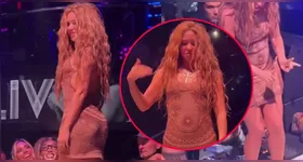 Shakira ficou chateada ao perceber que pessoas estavam filmando por baixo de seu vestido.