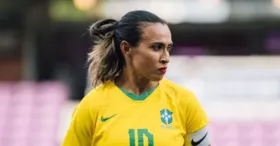 Jogadora brasileira foi suspensa por dois jogos, após cartão vermelho direto contra a Espanha, porque a jogada foi considerada grave.