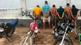 O grupo criminoso tinha a participação de uma mulher e um adolescente que foram apreendidos durante a ação policial