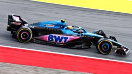 Imagem ilustrativa da notícia Gasly lidera treino marcado por batida forte de Sargeant