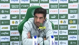 Abel Ferreira durante a coletiva em que fez comentário machista direcionado à jornalista da BandNews FM.